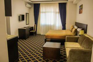 Отель Kristal Hotel Баку Трехместный номер «Комфорт»-7